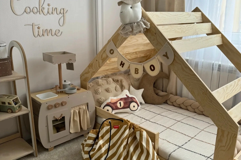 Jaka kołdra dziecięca? Poradnik dla rodziców: wybór na każdą porę roku